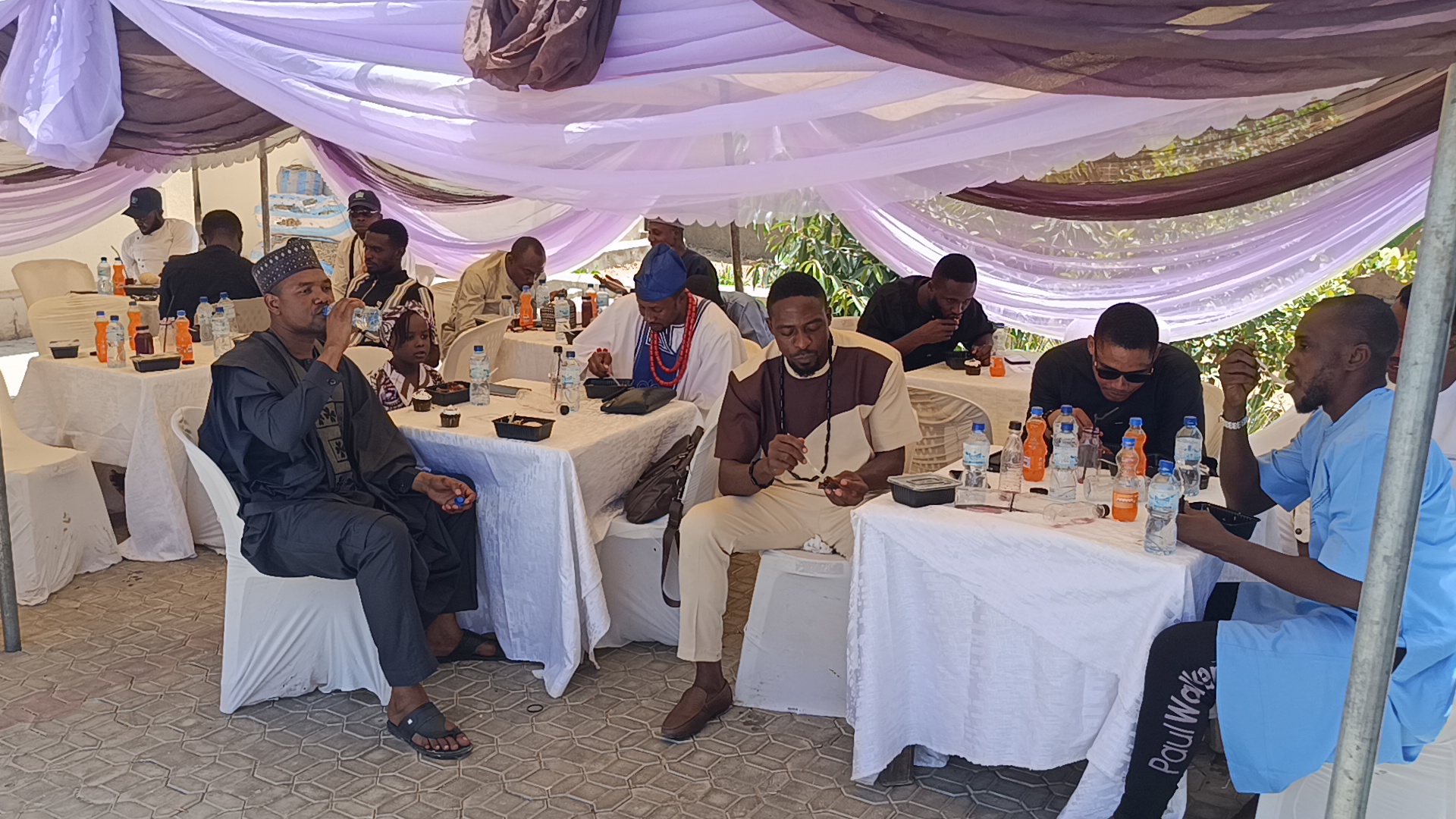Some of the Gidan dawa FC players payed a warm visit to the residents of  their own teammate Dr Zayad (Rector KSITM) on a Sallah feast day.