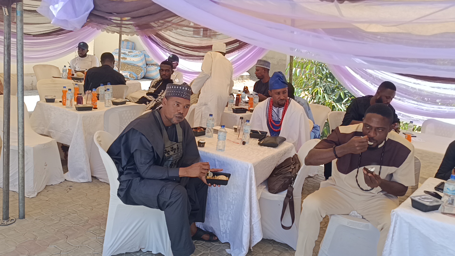 Some of the Gidan dawa FC players payed a warm visit to the residents of  their own teammate Dr Zayad (Rector KSITM) on a Sallah feast day.