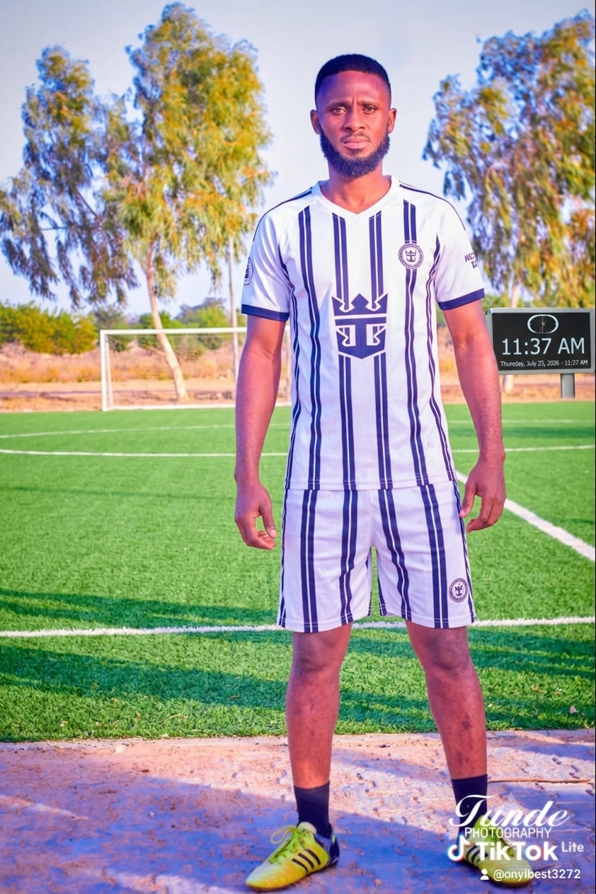 Name: Onyeka Godwin Position: CB/DM Awards/Achievements: 3 times 🏆🏆🏆,1 time best defender🏆🏅GDFC Tournament
